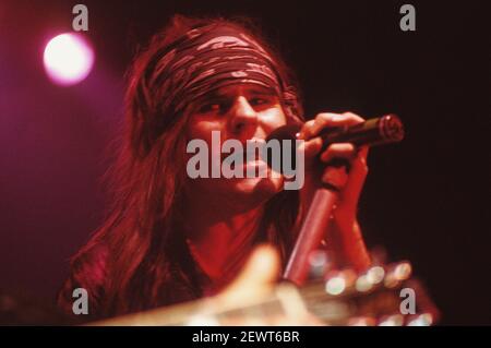 Spike Gray from The Quireboys live at the Town & County Club. London, February 22nd, 1990 | usage worldwide Stock Photo