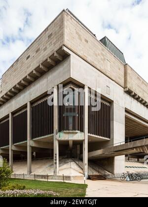 George L. Mosse Humanities Building at the University of Wisconsin Madison, designed by Harry Weese Stock Photo