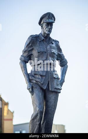 Statue of Lord Louis Mountbatten, Supreme Allied Commander during the Burma Campaign in WW2, in Grosvenor Square, Southampton, England, UK Stock Photo