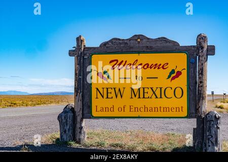 Welcome to New Mexico Sign near the Colorado - New Mexico state border Stock Photo