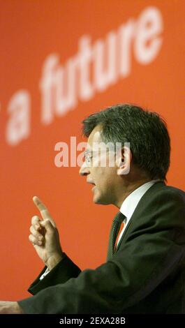 Steve Byers adressing the Labour Party Conference 2000 Stock Photo