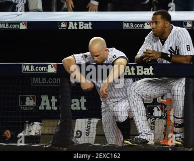 Photo: Texas Rangers starting pitcher Cliff Lee tags out New York Yankees  Brett Gardner in Game 3 of the 2010 ALCS at Yankee Stadium in New York -  NYP20101018110 