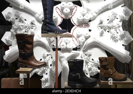 Clarks store window decorations with a Christmas theme in Grafton Street Dublin. Dublin Ireland on 22 November 2015. Photo by Artur Widak Please Use Credit from Credit Field Stock Photo Alamy