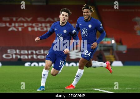 Chelsea's Mason Mount (left) celebrates scoring their side's first goal of the game during the Premier League match at Anfield, Liverpool. Picture date: Thursday March 4, 2021. Stock Photo