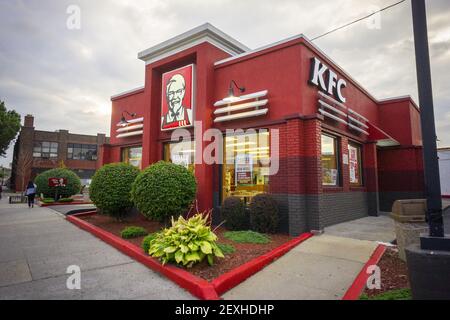 A Kentucky Fried Chicken franchise restaurant is seen in the Sunset Park neighborhood of Brooklyn in New York on Tuesday, September 30, 2014. Yum Brands is reported that its KFC chain will curb the use of antibiotics in its chicken supply chain. McDonald's already has done so and Chick-Fil-A is in the process, expected to be completed in 2018. (Photo by Richard B. Levine) *** Please Use Credit from Credit Field ***