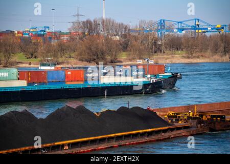 Cargo ships on the Rhine near Duisburg, push boat Herkules II, push boat, brings coal and other materials in push barges, from Rotterdam to the operat Stock Photo