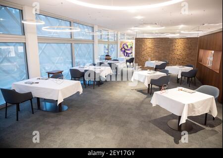 Baiersbronn, Germany. 05th Mar, 2021. The interim restaurant 'temporaire - Schwarzwaldstube' of the Traube Tonbach. The hotel's restaurants got their stars back, which they had lost after a fire in January 2020 in the main building. Credit: Sebastian Gollnow/dpa/Alamy Live News Stock Photo