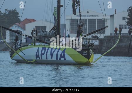 Charlie Dalin (fra) sailing on the Imoca Apivia during the start of the 2020-2021 Vendée Globe, 9th edition of the solo non-stop round the world yacht race, on November 9, 2020 in Les Sables-d'Olonne, France - Photo Pierre Bourras / DPPI Stock Photo