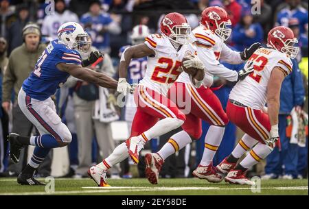 Kansas City Chiefs running back Jamaal Charles (25) scrambles for yardage  during the NFL football game between the Kansas City Chiefs and the Buffalo  Bills at Arrowhead Stadium in Kansas City, Missouri.