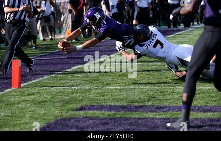 Chicago Bears quarterback Trevor Siemian (15) during a preseason NFL  football game, Saturday, Aug.13, 2022, in Chicago. (AP Photo/David Banks  Stock Photo - Alamy