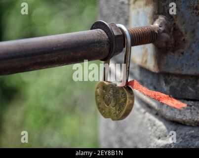 Beijing, China - May 25, 2013: love locks on the side of the Great Wall of China with blurred background Stock Photo