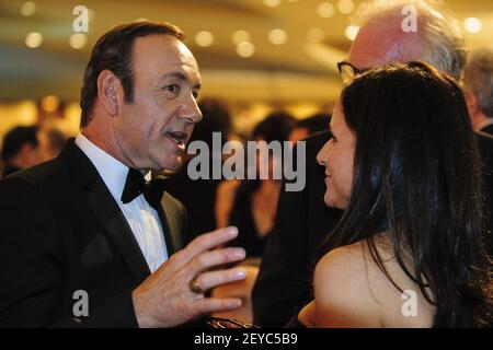 Actor Kevin Spacy talks with actress Julia Louis-Dreyfus during the White House Correspondents' Association (WHCA) in Washington, District of Columbia, U.S., on Thursday, April 27, 2013. (Photo by Pete Marovich/ Pool / Sipa USA)