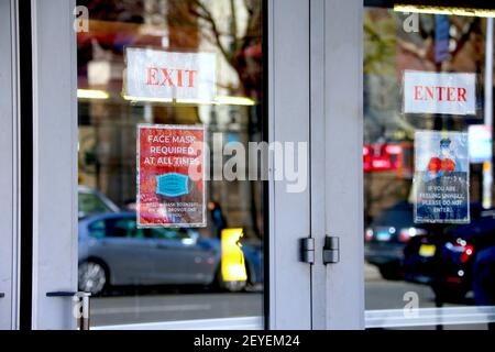 An outside view of AMC 42nd Street theater as movie theaters reopen at 25% capacity across the city, New York City, NY, USA, March 5, 2021. New York Gov. Andrew Cuomo has said that movie theaters are permitted to reopen on March 5 at 25% capacity, at no more than 50 people per screening. Photo by Charles Guerin/ABACAPRESS.COM Stock Photo