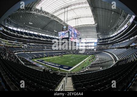 Cincinnati Bengals vs. Dallas Cowboys. Fans support on NFL Game. Silhouette  of supporters, big screen with two rivals in background Stock Photo - Alamy