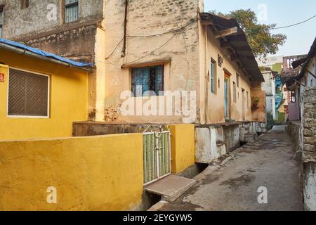 In the narrow lanes and by-lanes of Maheshwar, an old town, now famous for its temples, palace, fort and and a distinct weaving culture Stock Photo