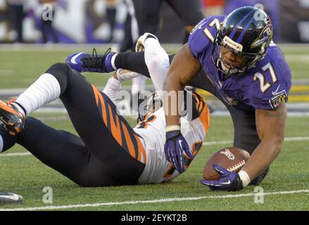 Cincinnati Bengals cornerback Terence Newman (23) walks on the sidelines  during the first half of an