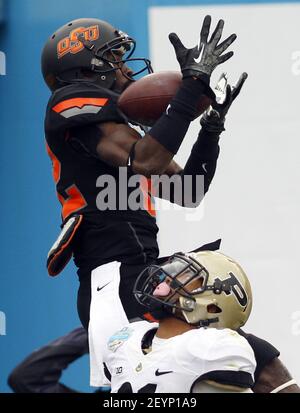 Dallas Cowboys wide receiver Isaiah Stanback (86) during a preseason NFL  football game against the San Francisco 49ers, Saturday, Aug. 29, 2009 in  Arlington, Texas. (AP Photo/LM Otero Stock Photo - Alamy