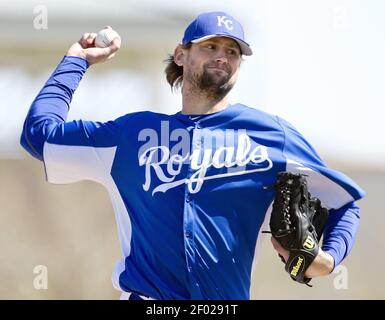 Mariners' Ray, Royals' Weaver ejected after anthem standoff