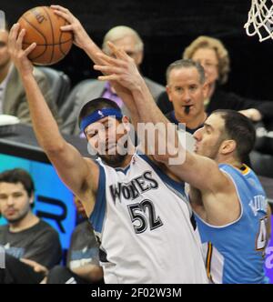 Minnesota Timberwolves' Brad Miller in the first half of an NBA basketball  game against the Memphis Grizzlies Tuesday, April 17, 2012, in Minneapolis.  (AP Photo/Jim Mone Stock Photo - Alamy