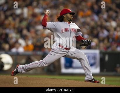 Reds' Johnny Cueto exits game with injury (Video)