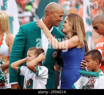 Former NFL player Zach Thomas speaks during his induction into the Pro  Football Hall of Fame Class in Canton, Ohio, Saturday, Aug. 5, 2023. (AP  Photo/Gene J. Puskar Stock Photo - Alamy