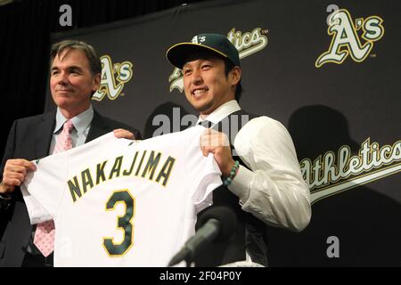 BILLY BEANE Signed 8x10 Photo-General Manager-OAKLAND ATHLETICS-Beckett