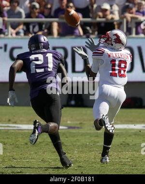 https://l450v.alamy.com/450v/2f0b181/tcu-horned-frogs-safety-johnny-fobbs-21-cant-catch-southern-methodist-mustangs-wide-receiver-terrance-wilkerson-18-who-catches-a-71-yard-pass-southern-methodist-defeated-texas-christian-40-33-in-fort-worth-texas-saturday-october-1-2011-photo-by-richard-w-rodriguezfort-worth-star-telegrammctsipa-usa-2f0b181.jpg