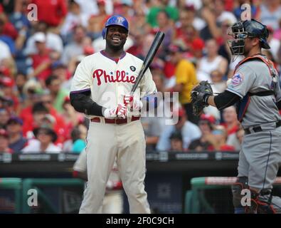 Ryan Howard strikes out swinging., 08/30/2016