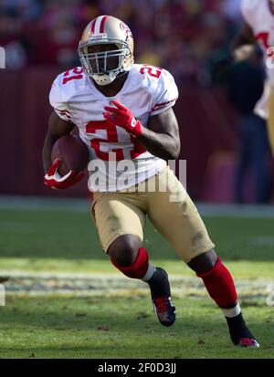 San Francisco Forty Niners running back Frank Gore (21) looking to turn up  field. The Texans defeated the Forty-Niners 24 - 21 at Reliant Stadium in  Houston Texas. (Credit Image: © Luis