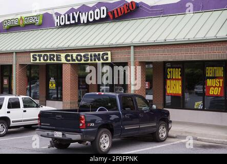 Hollywood Video and Game Crazy to Close