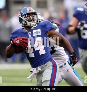 New York Giants' Ahmad Bradshaw flexes after scoring a second-quarter  touchdown against the Pittsburgh Steelers at The New Meadowlands Stadium in  East Rutherford, New Jersey, on Saturday, August 21, 2010. (Photo by