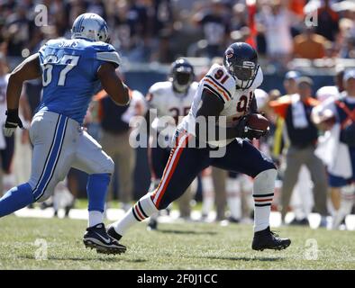 Chicago Bears defensive tackle Tommie Harris (91) is seen on the field  during warm-ups before an NFL game against the Arizona Cardinals in Chicago,  Sunday, Nov. 8, 2009. (AP Photo/Nam Y. Huh