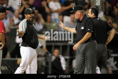 Minnesota Twins' Nick Punto during a baseball game against the Texas  Rangers, Thursday, Aug. 20, 2009 in Arlington, Texas. (AP Photo/Tony  Gutierrez Stock Photo - Alamy