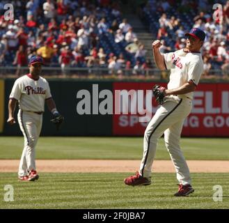 World Series: Brad Lidge, Carlos Ruiz reunite for first pitch in pivotal  Game 5