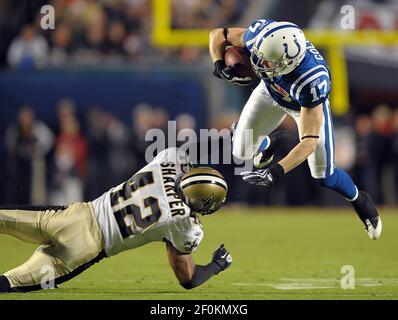 Darren Sharper #42 of the New Orleans Saints defends against the  Philadelphia Eagles Stock Photo - Alamy