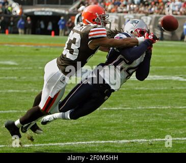 New England Patriots' Jonathan Wilhite (24) warms up before the NFL  football game against the Houston Texans Sunday, Jan. 3, 2010 in Houston.  (AP Photo/Donna McWilliam Stock Photo - Alamy