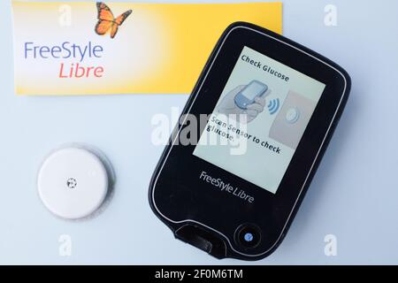Abbott Freestyle Libre Blood Glucose Reader Stock Photo Alamy