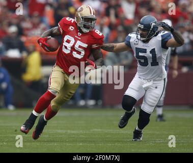 Seattle Seahawks' Lofa Tatupu smiles during NFL football practice Monday,  May 24, 2010, in Renton, Wash. (AP Photo/Elaine Thompson Stock Photo - Alamy