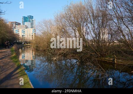 The New River Path at Woodberry Down in springtime, near Stoke Newington, North London UK Stock Photo