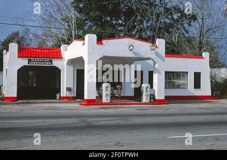 Fina gas station angle view Route 17 Kingsland Georgia ca. 1979 Stock Photo