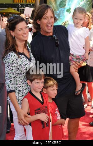 Sam Jenkins, husband Kevin Sorbo, daughter Octavia Flynn, sons Braedon ...