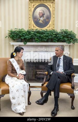 President Barack Obama and Aung San Suu Kyi, State Counsellor and Minister of Foreign Affairs of Myanmar, chat in the Oval Office, Sept. 14, 2016 Stock Photo