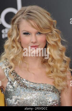 Taylor Swift. 2008 American Music Awards held at Nokia Theatre L.A. LIVE. 23 November 2008, Los Angeles, California. Photo Credit: Giulio Marcocchi/Sipa Press./AMA gm.080/0811240654