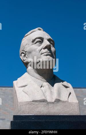 Hyde Park, NY - Aug. 5, 2007: Bust of Franklin D. Roosevelt by sculptor Gleb W. Derujinsky presented by the International Ladies Garment Workers Union Stock Photo