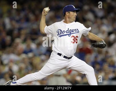 Los Angeles Dodgers' Greg Maddux pitches against the Cincinnati Reds during  the first inning of a baseball game in Los Angeles on Wednesday, Aug. 30,  2006.(AP Photo/Francis Specker Stock Photo - Alamy