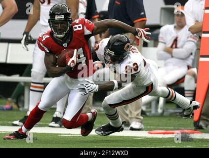 Chicago Bears QB Kyle Orton #18 during a game against the Atlanta Falcons  in an NFL football game in Atlanta on Sunday, Oct. 12, 2008. (AP Photo/John  Bazemore Stock Photo - Alamy