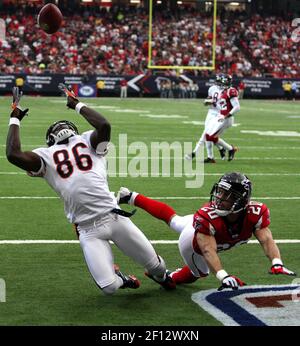 Chicago Bears QB Kyle Orton #18 during a game against the Atlanta Falcons  in an NFL football game in Atlanta on Sunday, Oct. 12, 2008. (AP Photo/John  Bazemore Stock Photo - Alamy