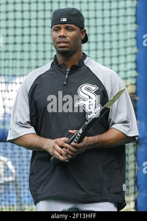petition: Fix the image of Ken Griffey, Jr. wearing a White Sox