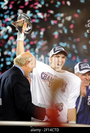 Super Bowl XLII GLENDALE, AZ - FEBRUARY 03: Quarterback Eli Manning #10 of  the New York Giants c…