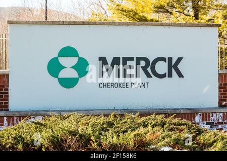 Riverside, United States. 07th Mar, 2021. Signage is seen outside of the Merck Cherokee Plant. Merck, known as MSD outside of the United States and Canada, announced positive preliminary findings from its phase 2a trial of investigational COVID-19 therapeutic molnupiravir. (Photo by Paul Weaver/Pacific Press) Credit: Pacific Press Media Production Corp./Alamy Live News Stock Photo